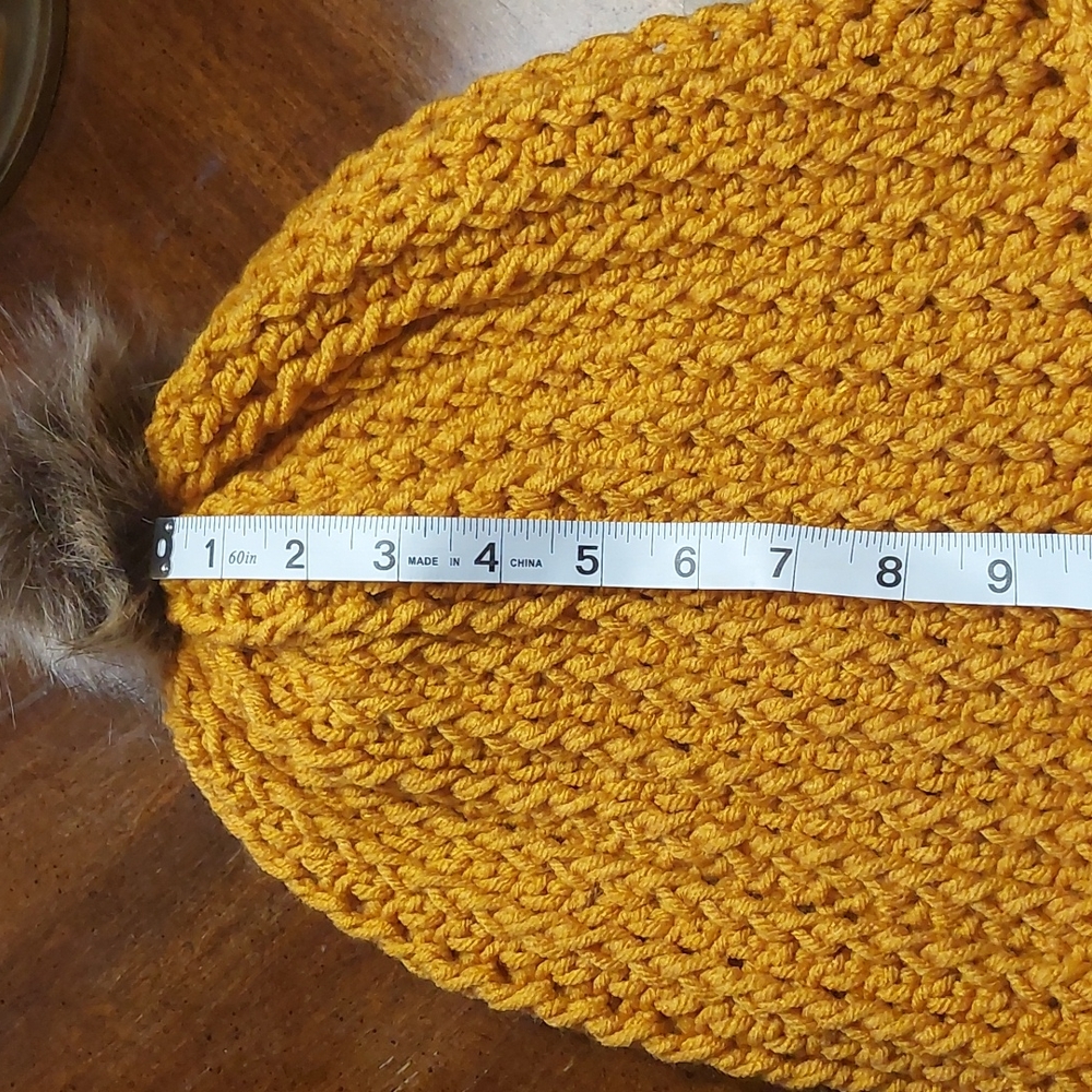 Handmade crochet hat - Picture 6 of 6